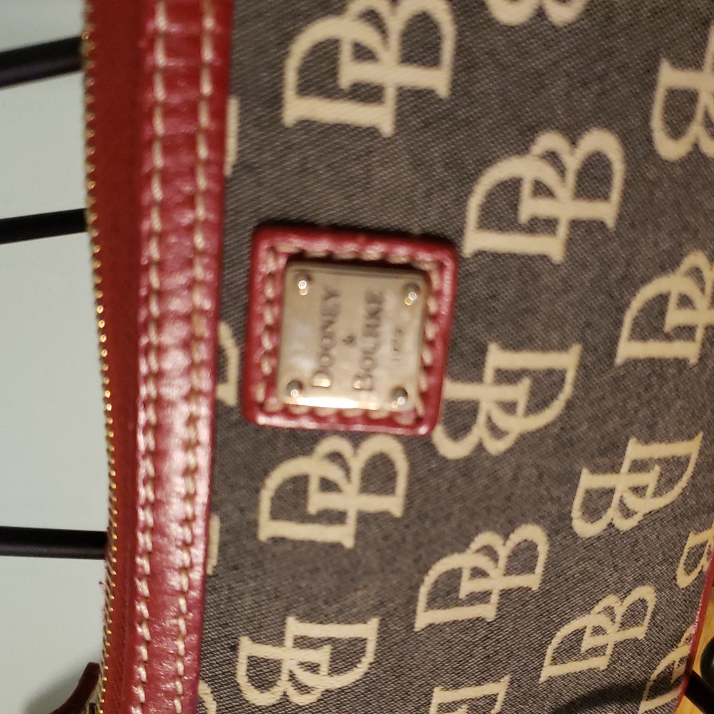 Vintage Large Slim Dooney Wristlet (#77) - Picture 3 of 10